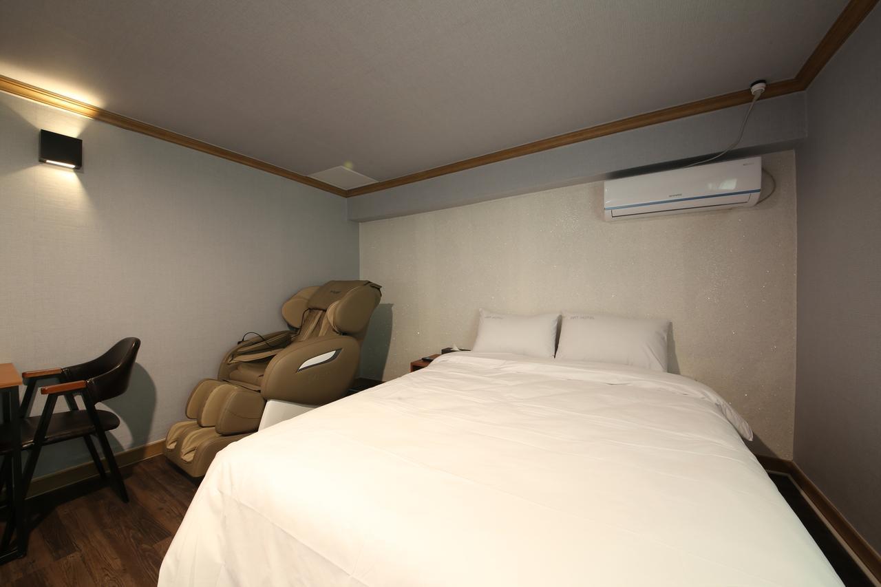 Art Hotel Gumi Екстериор снимка
