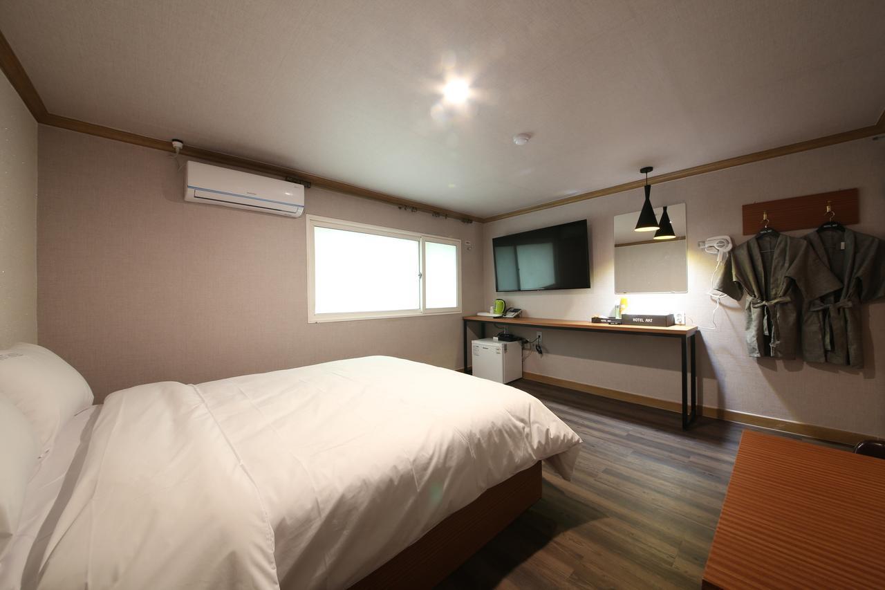 Art Hotel Gumi Екстериор снимка
