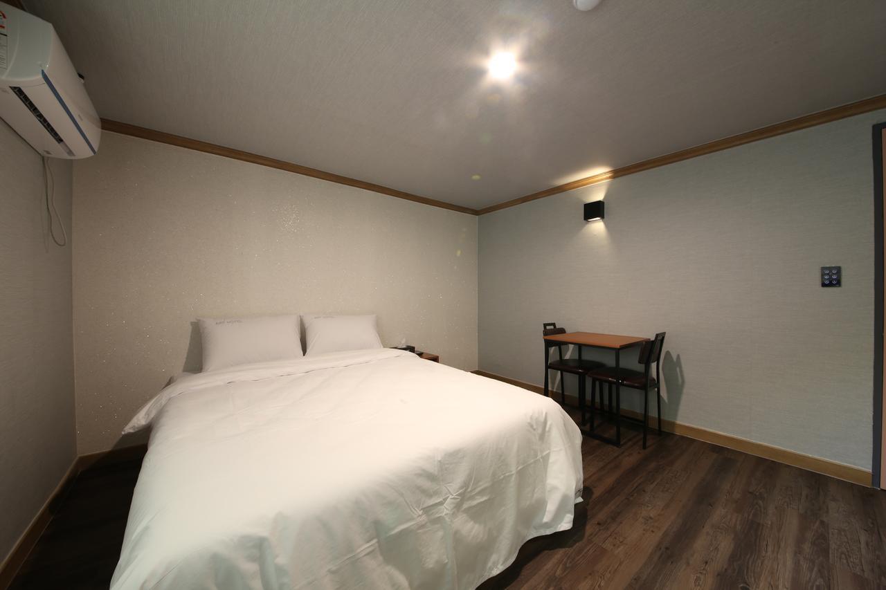 Art Hotel Gumi Екстериор снимка